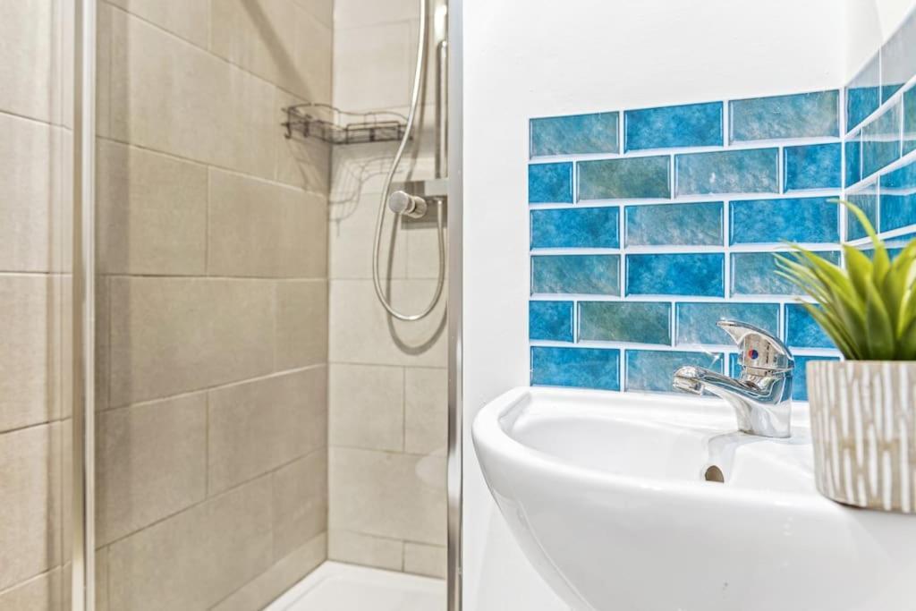 Luxurious 3 Bedroom Apartment In Park Estate Nottingham Kültér fotó